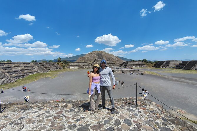 Pyramids of Teotihuacan without traps for tourists morning or afternoon - Shopping time at local vendors, plus the food reality