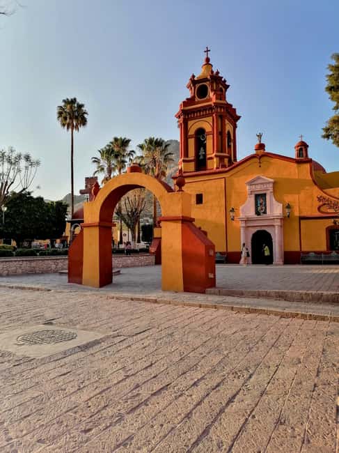 Querétaro: Bernal & Tequisquiapan Trip with Wine & Cheese - Easy van logistics from Querétaro, with a private-group feel