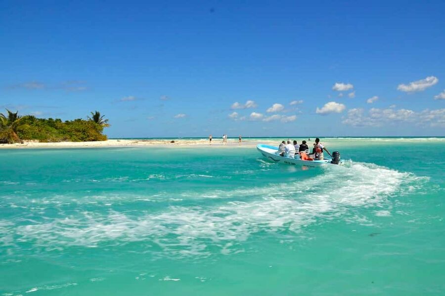 Riviera Maya: Sian Ka'an Reserve Ancient Maya Canals Tour - Food, water, and what to pack for this mostly-wet day