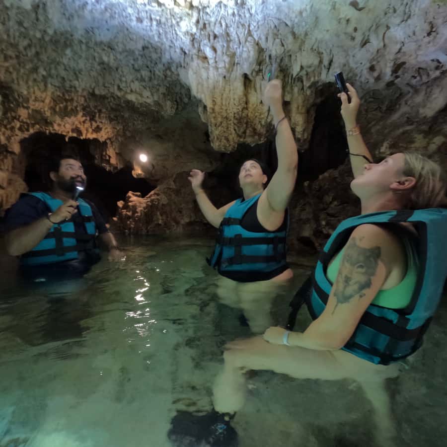 Riviera Maya: Tulum Ruins Tour, Cenotes, and Mexican Lunch - Guided Walk Through Tulum, Caribbean Views, and Real Uneven Ground