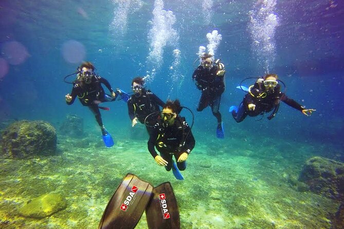 Scuba Diving for Beginners in Acapulco - Instructor coaching that keeps you from feeling overwhelmed