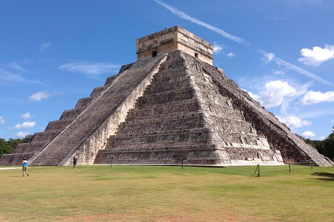 Semi-Private Chichen Itza, Cenote Ik Kil and Valladolid Tour - A full-day plan that starts early, stays organized