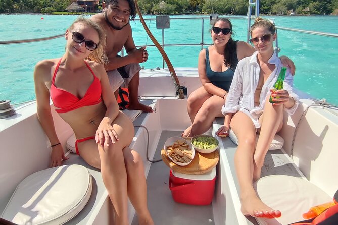 Slow Sailing Bacalar Experience with snack and drinks - Lifejackets and safety: the small-boat comfort factor