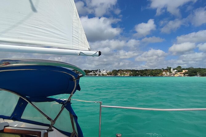 Slow Sailing Bacalar Experience with snack and drinks - English guidance and history talk that stays useful