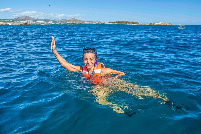 Snorkeling tour in Cabo San Lucas - Snorkeling in Chiléno Bay: gear, life jackets, and what to expect underwater