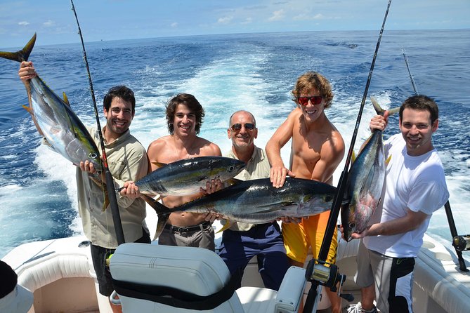Sport Fishing at the Caribbean Sea. Enjoy an amazing time with friends & family - Two fishing methods on the water: trolling plus bottom fishing