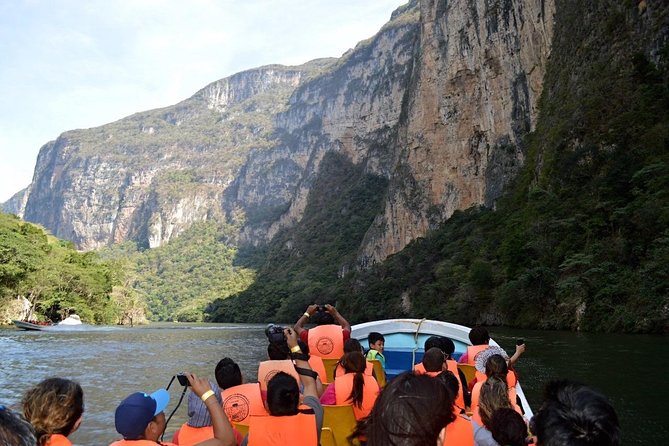 Sumidero Canyon, Miradores del Cañón and Pueblo Chiapa de Corzo. - Chiapa de Corzo: cathedral-area browsing with hot-weather reality