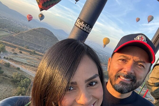 Sunrise Balloon Flight over Teotihuacan and Breakfast in Cueva - Sunrise above Teotihuacán, then breakfast below