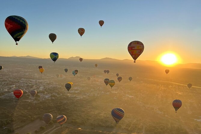 Sunrise Balloon Flight over Teotihuacan and Breakfast in Cueva - Pyramids of the Sun and Moon at sunrise light