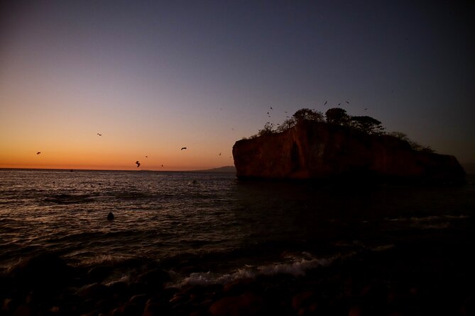 Sunset and Bioluminescence Boat Tour at Los Arcos Islands - Meeting point, what to bring, and must-know rules for a smooth night