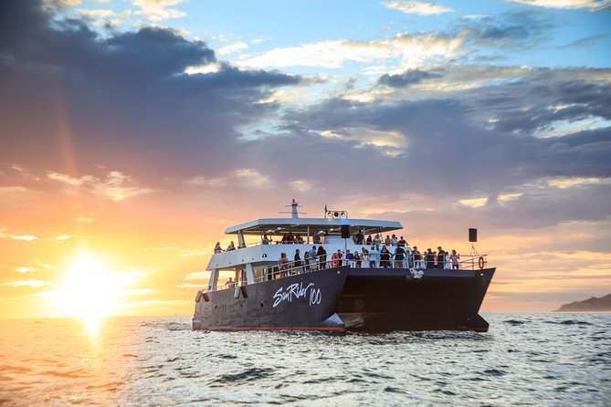 Sunset Dinner Cruise in Cabo San Lucas - Stop 1: El Arco de Cabo San Lucas at Sunset