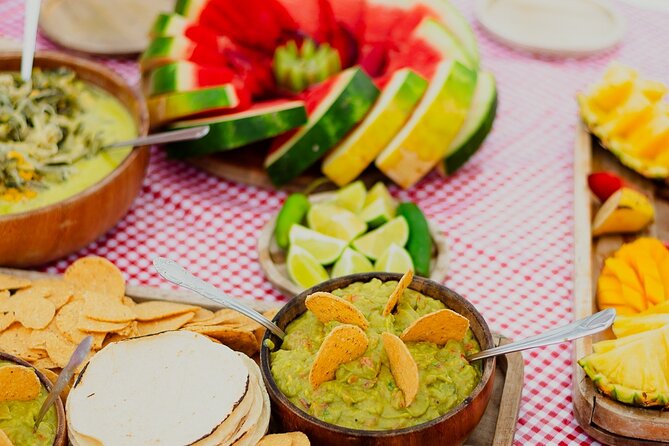 Sunset Sailing Tour in Bacalar with Outdoor Bar and Lunch - Price and value: Why $77.61 can work in Bacalar