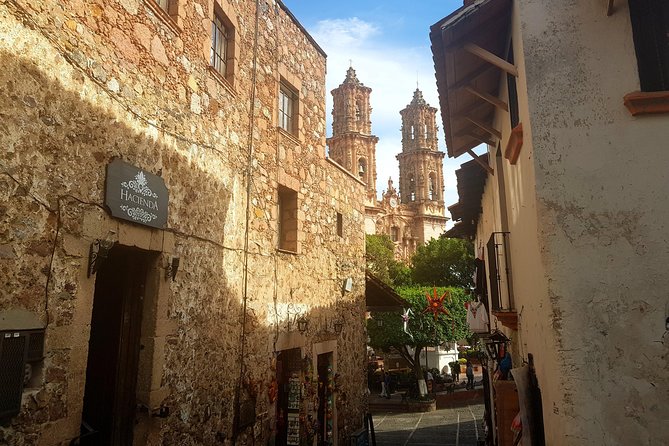 Taxco: Ultimate Full-Day Experience + Breakfast & Lunch Included - Taxco on Foot, Streets, and the Silver Shopping Rhythm