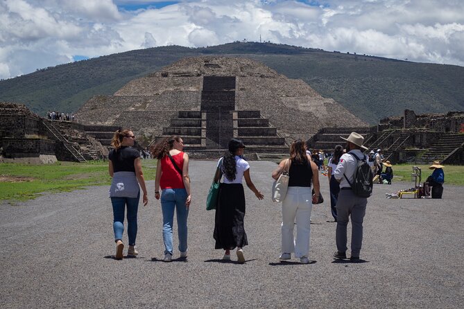 Teotihuacán 3 Pyramids Tour with Cave Breakfast + Transportation - Templo de Quetzalcóatl partial climb, what you should expect from the timing