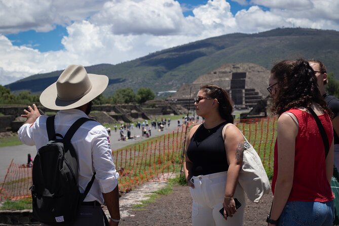 Teotihuacán 3 Pyramids Tour with Cave Breakfast + Transportation - Cave breakfast in a natural cave, what it actually feels like