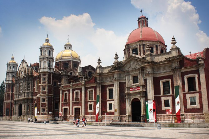Teotihuacan & Basilica Guadalupe Tour with lunch - Lunch is included, but plan around timing and the drinks gap