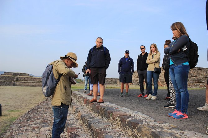 Teotihuacan Early Access Guided Tour with optional Lunch - El Quetzal Artesanias: obsidian, tequila tasting, and buying a souvenir without getting swept up