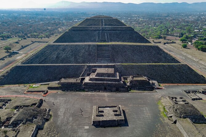 Teotihuacan Early Access Guided Tour with optional Lunch - Lunch at Tlacaelel: option box lunch versus fixed restaurant flow
