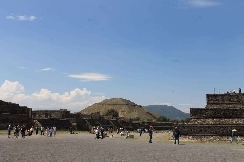 Teotihuacan from Mexico City with early access - Traditional village stop: spirits, workshop time, and tequila tasting