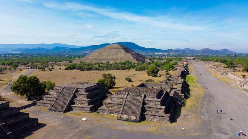 Teotihuacan, Guadalupe, Xochimilco Coyoacan & Frida Kahlo - Guide quality you’ll feel, especially with names like Alexa and Lillian Gomez