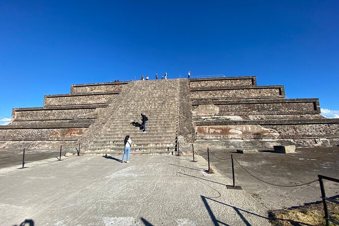 Teotihuacan Pyramids VIP Tour without Commercial Stops - Smart guiding: mini-lessons, humor, and a real reason to have a person with you