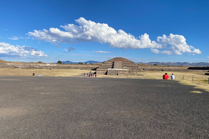 Teotihuacan Pyramids VIP Tour without Commercial Stops - Getting to Teotihuacan early, and why it changes your whole visit