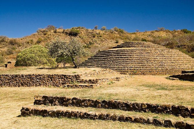 The Fire TOUR - Pyramids, Volcanoes, Agaves & Tequila - A Full-Day Tequila Loop From Guadalajara With Real Site Time