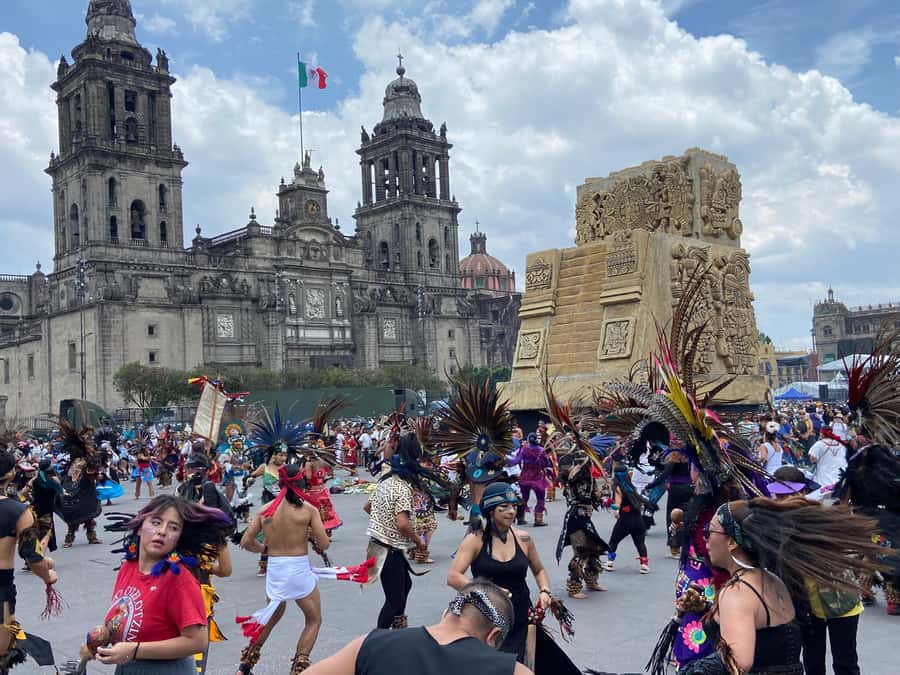 The Real Mexico City: Under the skin of CDMX - Metro to Monumento a la Revolución: the city you learn to use