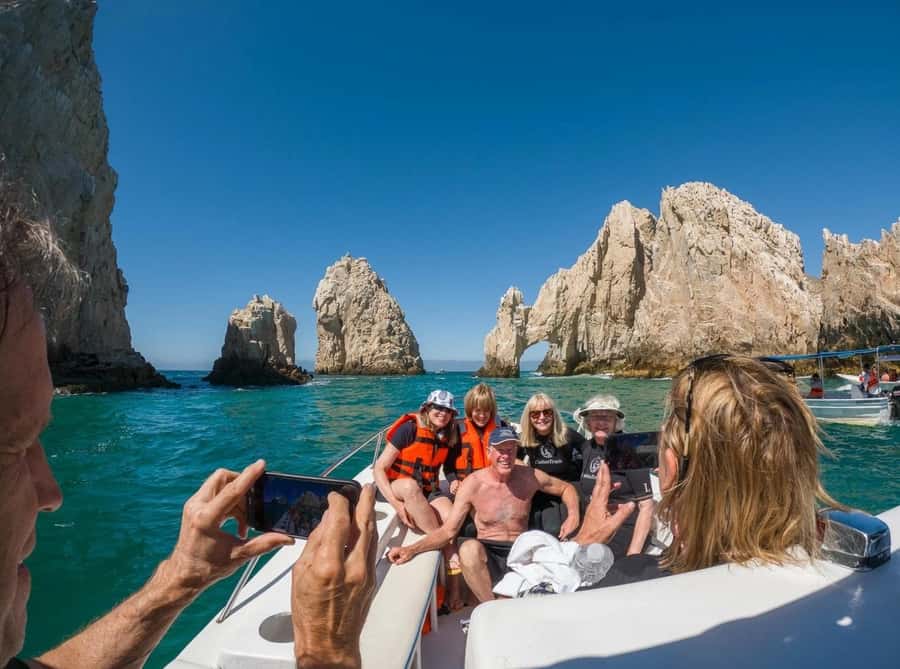 Tour the Arch of Cabo San Lucas and head down to Playa del Amor - Arch of Cabo San Lucas: the walk, the photos, and the timing