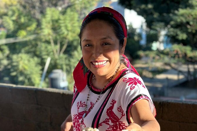 Traditional Oaxaqueña Cooking with Grandma's Recipes - Your Oaxaca welcome: pan and hot chocolate first