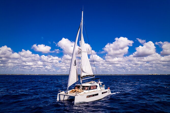 Tulum: Luxury Sail & Snorkel – All Inclusive 34' Catamaran - The 4-Hour Flow: From Puerto Aventuras Marina to Calm Shallow Water
