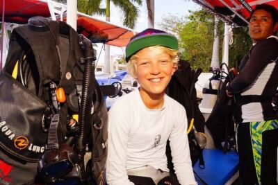 Two Dives and Class for Begginers Divers in Cancun