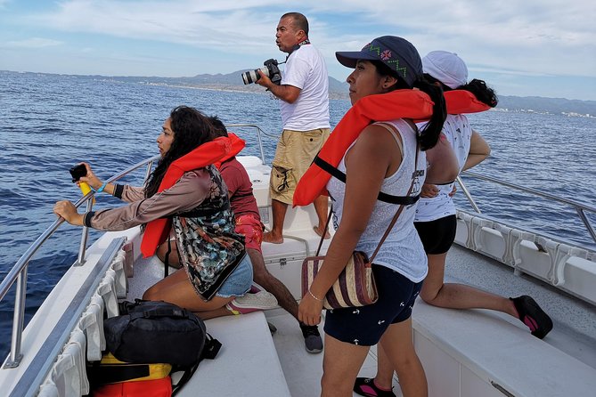 Whale Encounter Puerto Vallarta - Listening to Whale Songs with the Hydrophone