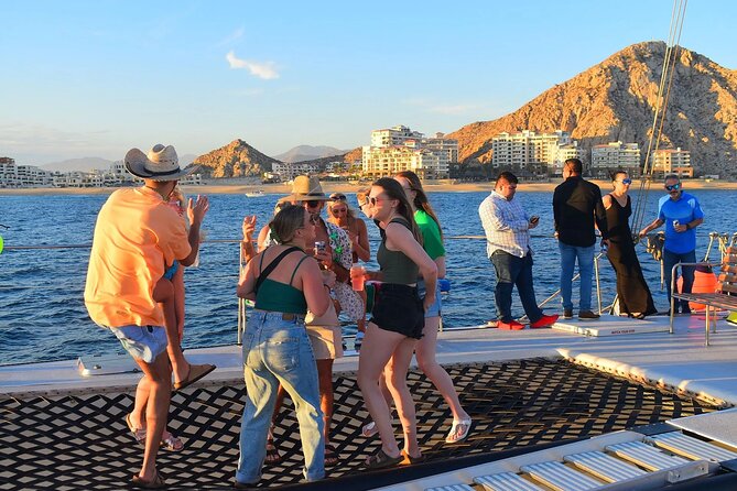 Whale Watching in Cabo: 2-Hour Small Group Tour to The Arch - Where you meet and how to keep it stress-free at the marina