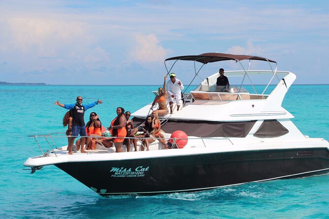 Yacht 48ft Rental in Cancun for up to 15 people - Where You Start: Calle Sunset Marina in Zona Hotelera